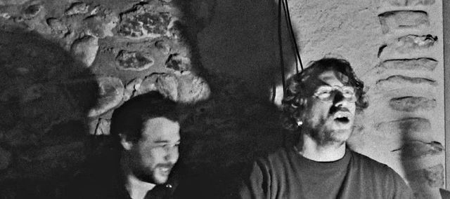 foto en blanc i negre dels dos integrantws